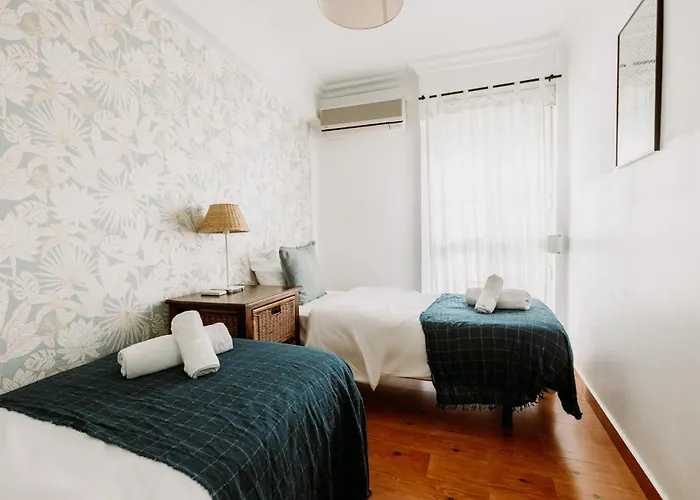 Spacious Central Apartment